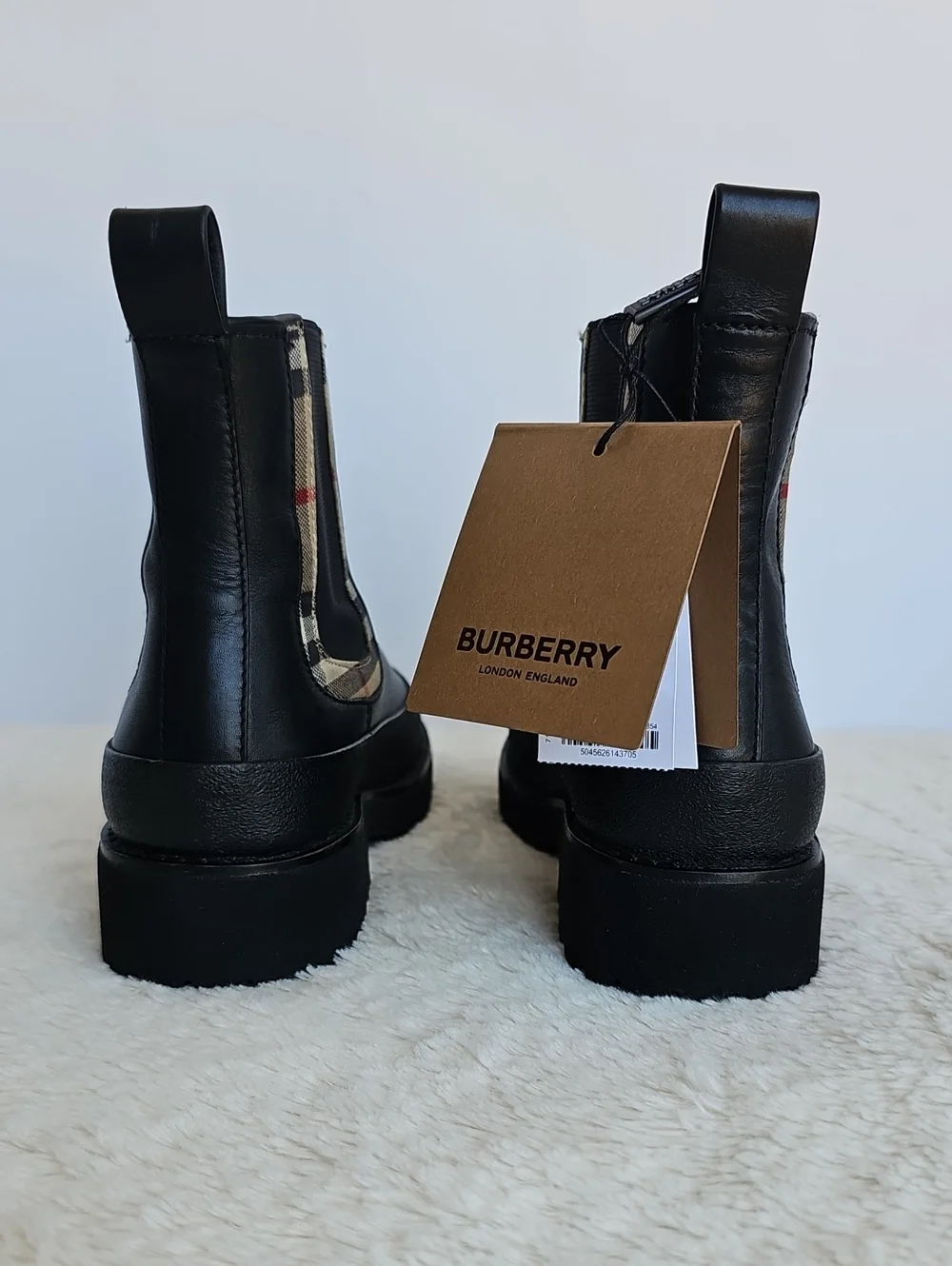 NWT Burberry Kids Vintage Check Detail Leather Chelsea Boots Black EU 32/ US 1 Y